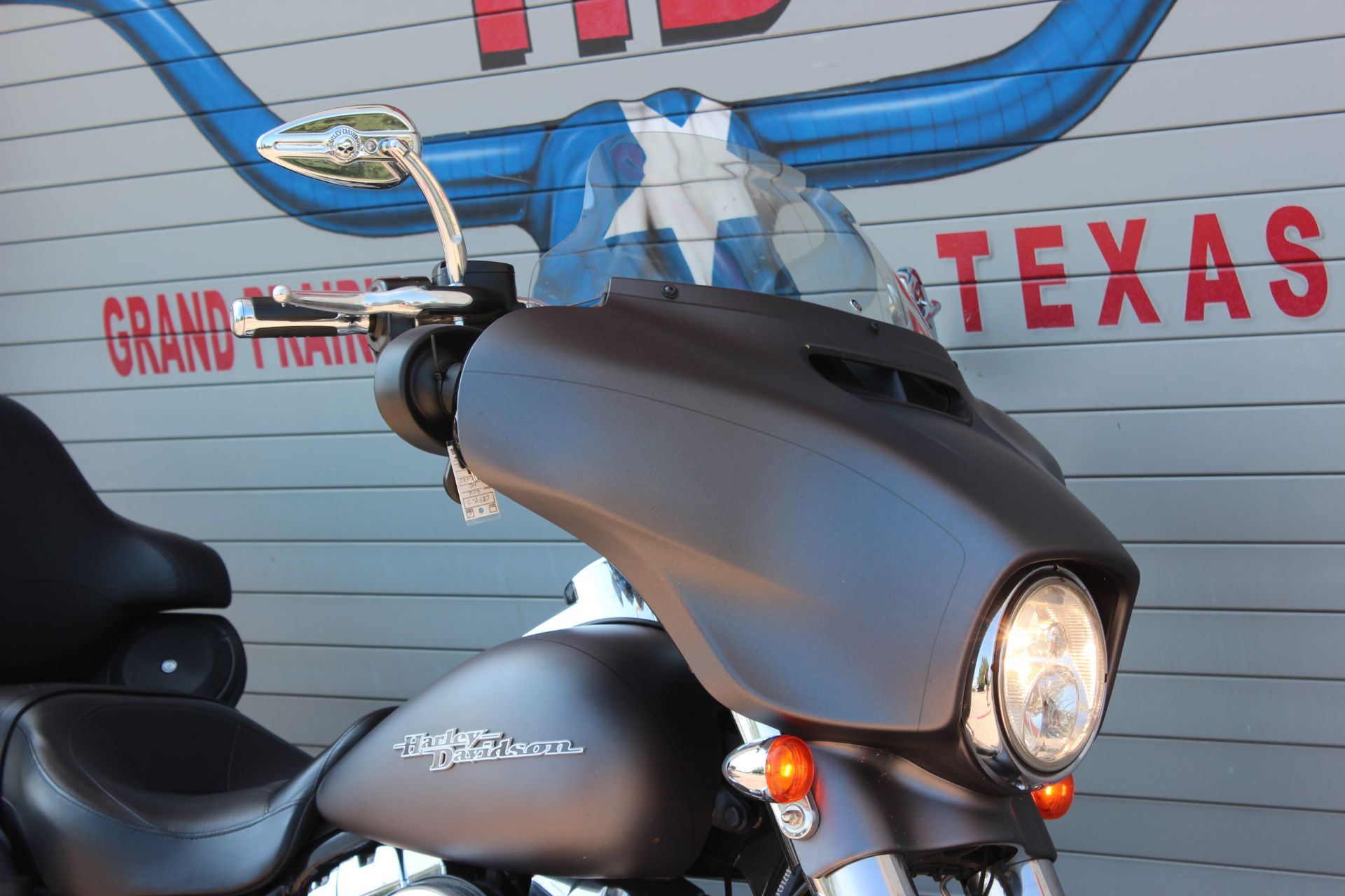 2016 Harley-Davidson Street Glide® Special in Grand Prairie, Texas - Photo 2