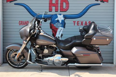 2016 Harley-Davidson Street Glide® Special in Grand Prairie, Texas - Photo 15