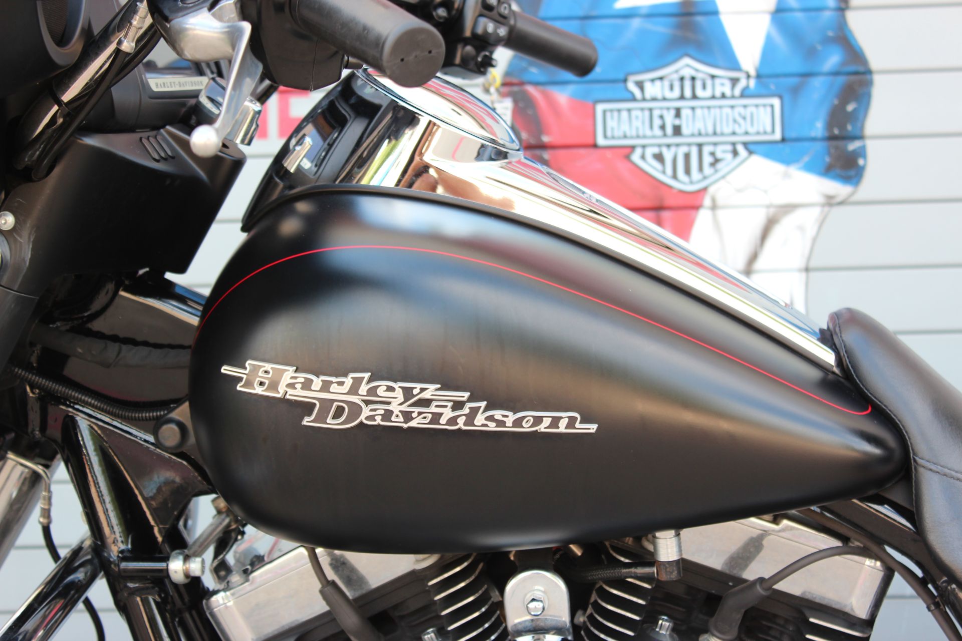 2016 Harley-Davidson Street Glide® Special in Grand Prairie, Texas - Photo 16