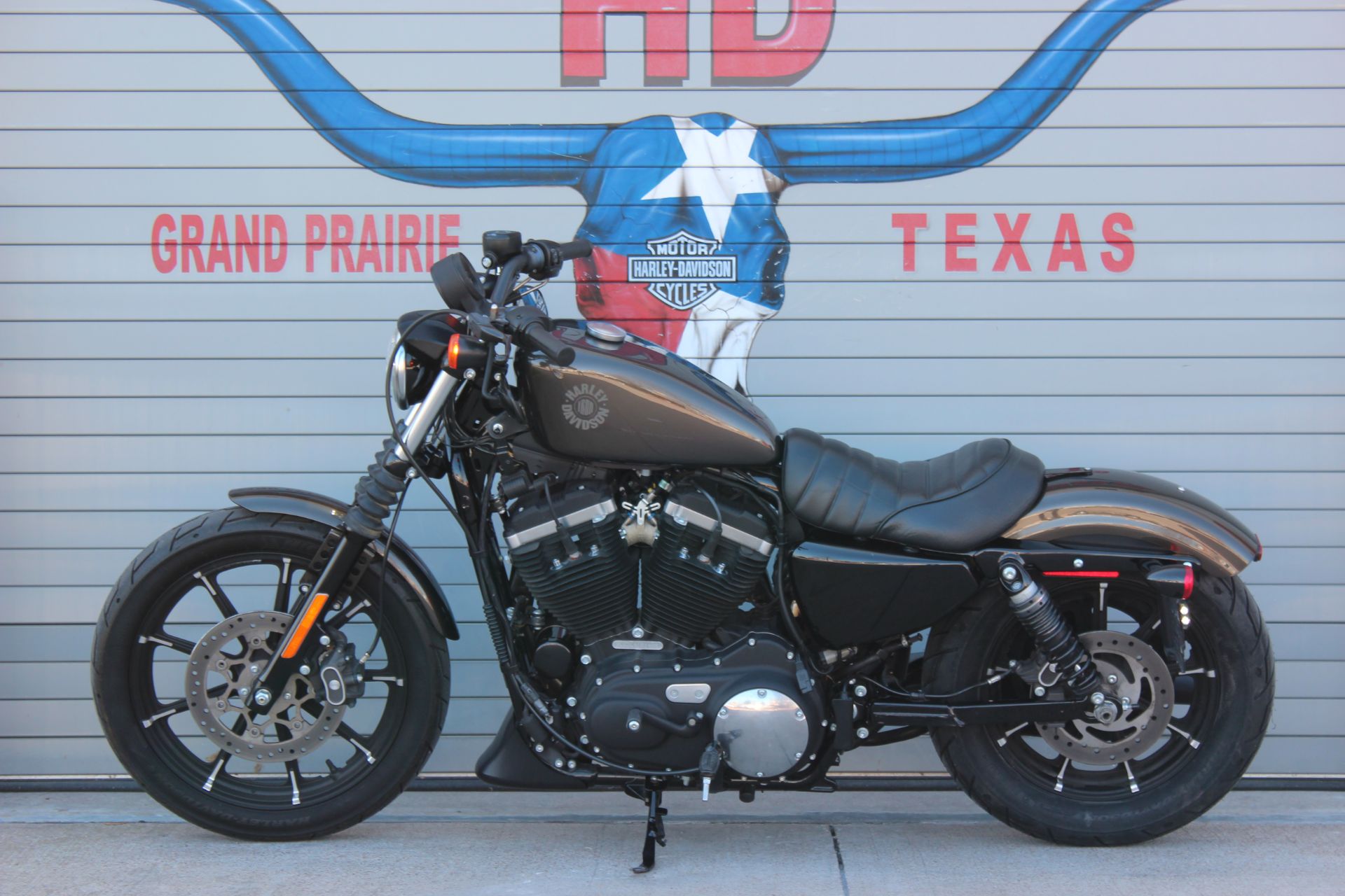 2020 Harley-Davidson Iron 883™ in Grand Prairie, Texas - Photo 13