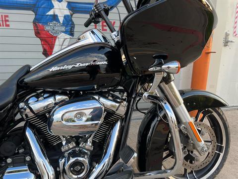 2017 Harley-Davidson Road Glide® Special in Grand Prairie, Texas - Photo 2