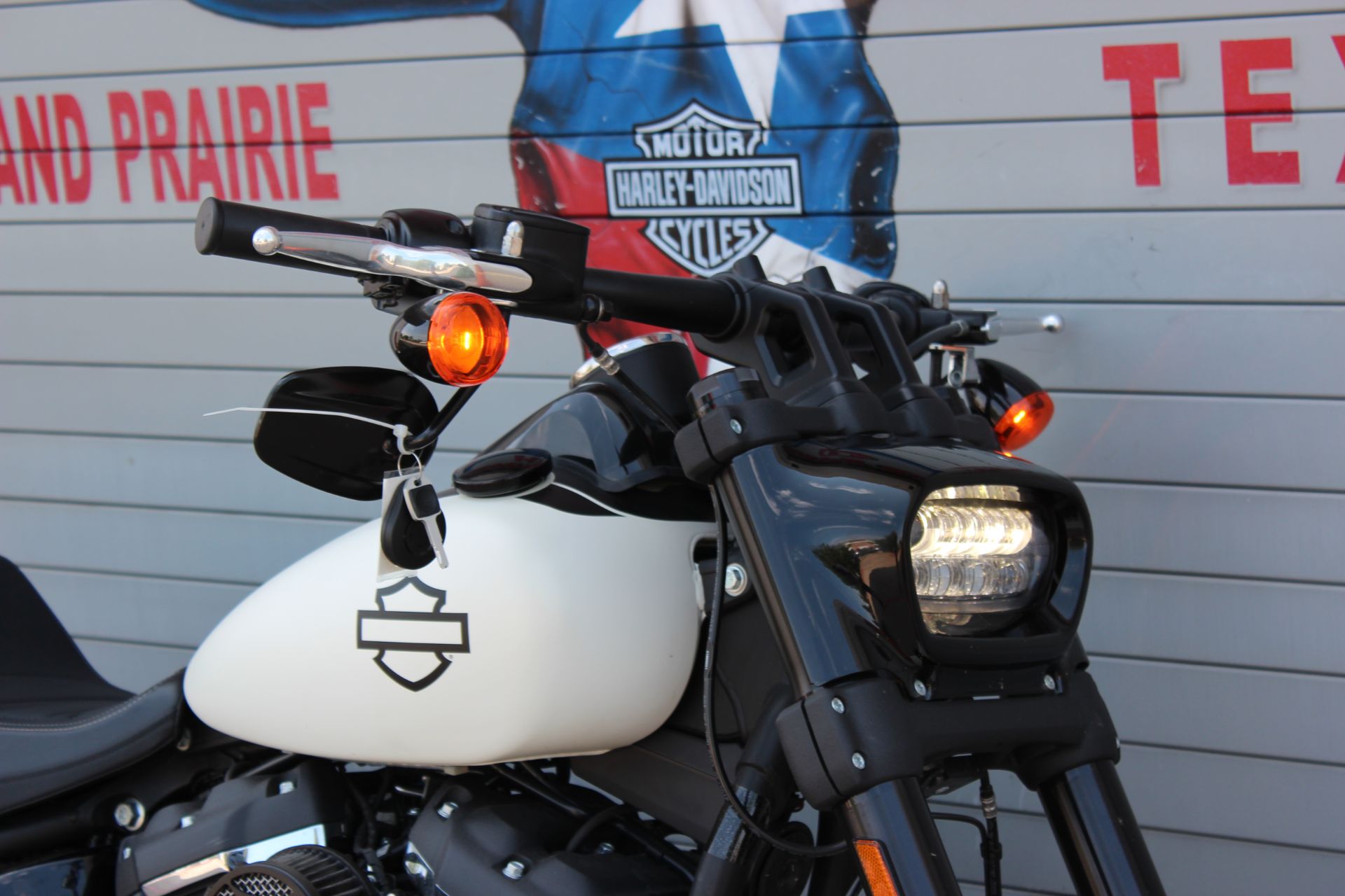 2019 Harley-Davidson Fat Bob® 114 in Grand Prairie, Texas - Photo 2