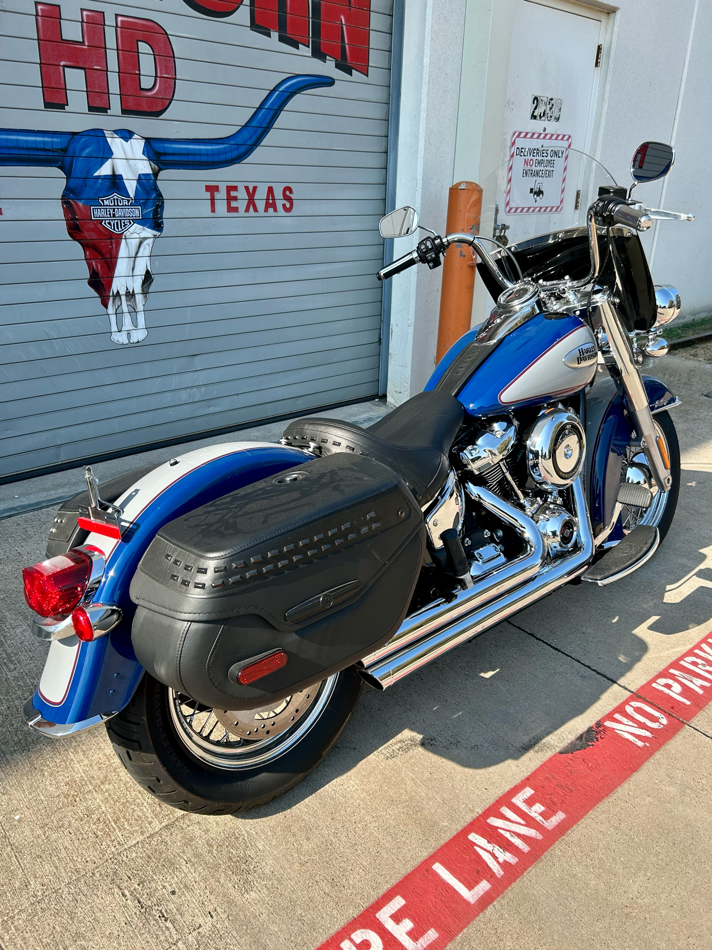 2021 Harley-Davidson Heritage Classic in Grand Prairie, Texas - Photo 5