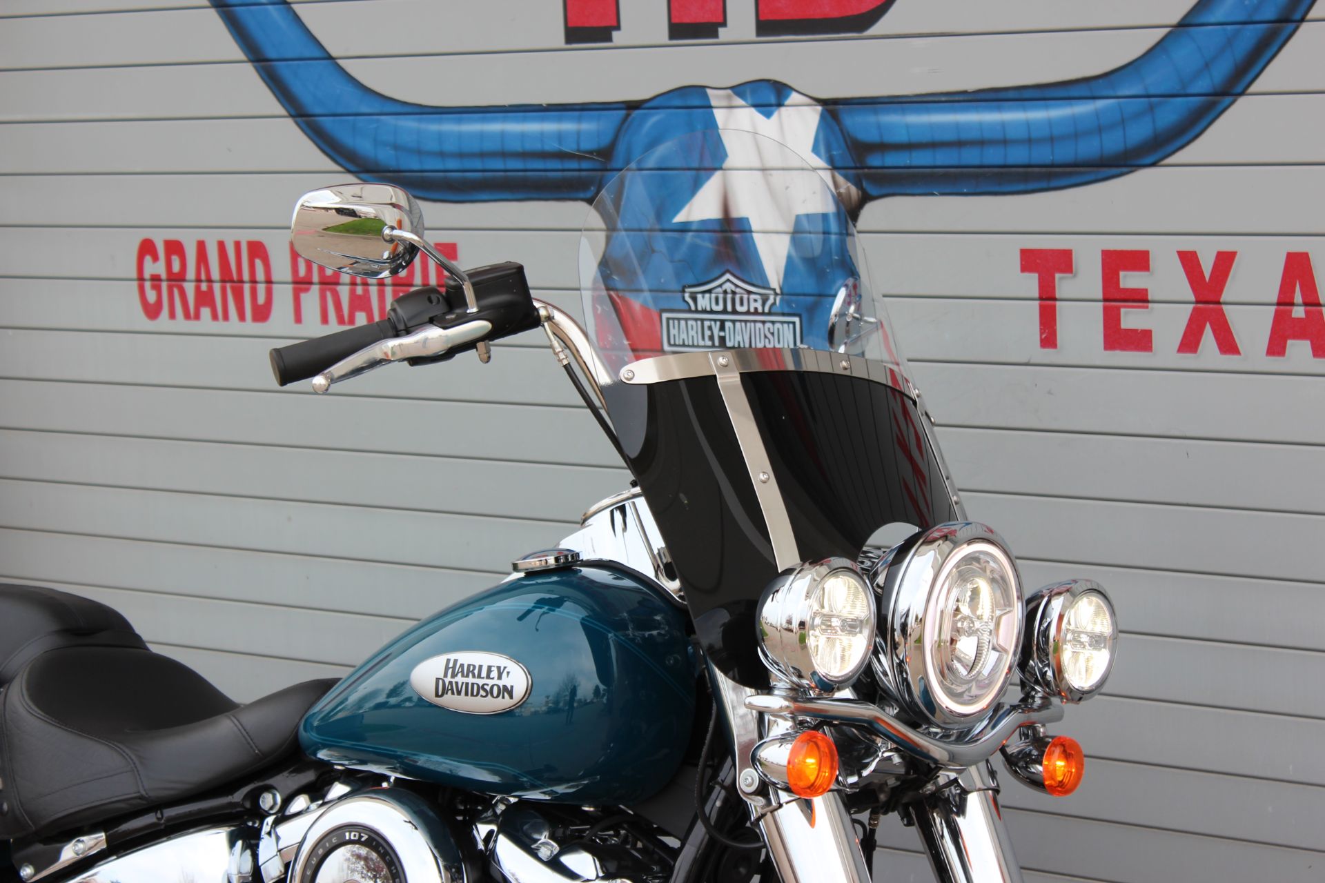 2021 Harley-Davidson Heritage Classic in Grand Prairie, Texas - Photo 2
