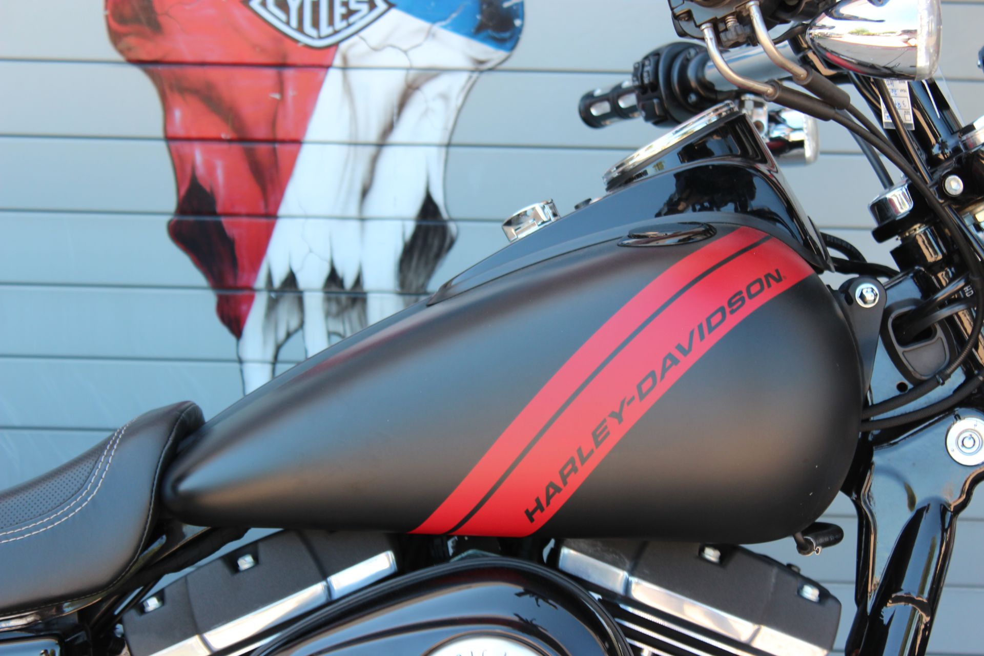 2014 Harley-Davidson Dyna® Fat Bob® in Grand Prairie, Texas - Photo 6