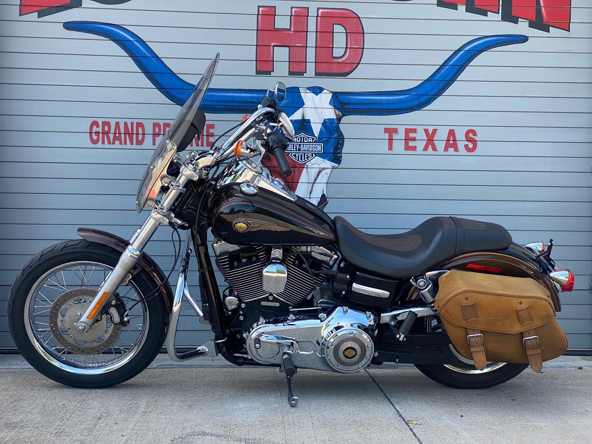 2013 Harley-Davidson Dyna® Super Glide® Custom 110th Anniversary Edition in Grand Prairie, Texas - Photo 11