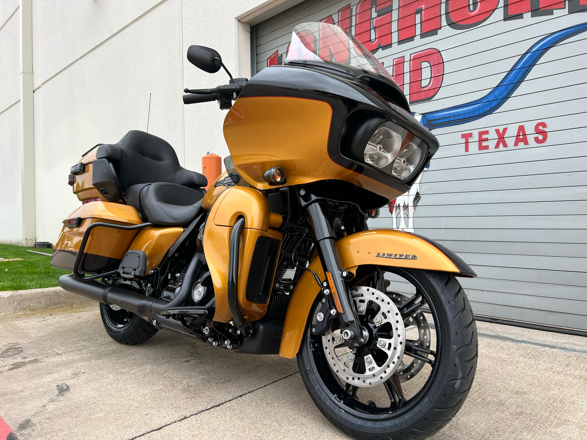 2023 Harley-Davidson Road Glide® Limited in Grand Prairie, Texas - Photo 3