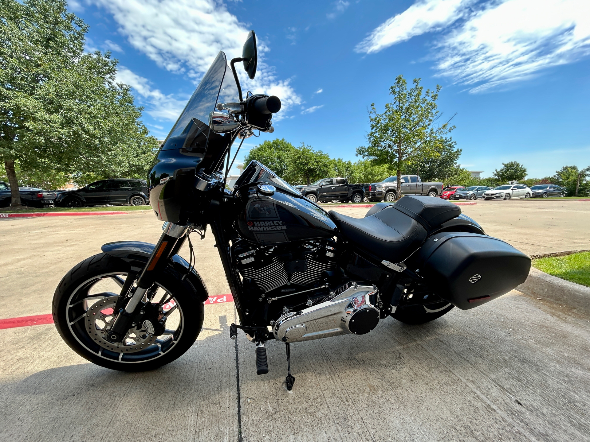 2021 Harley-Davidson Sport Glide® in Grand Prairie, Texas - Photo 5