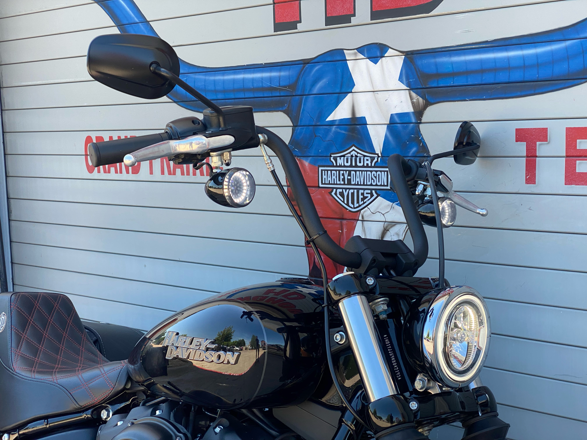 2019 Harley-Davidson Street Bob® in Grand Prairie, Texas - Photo 2