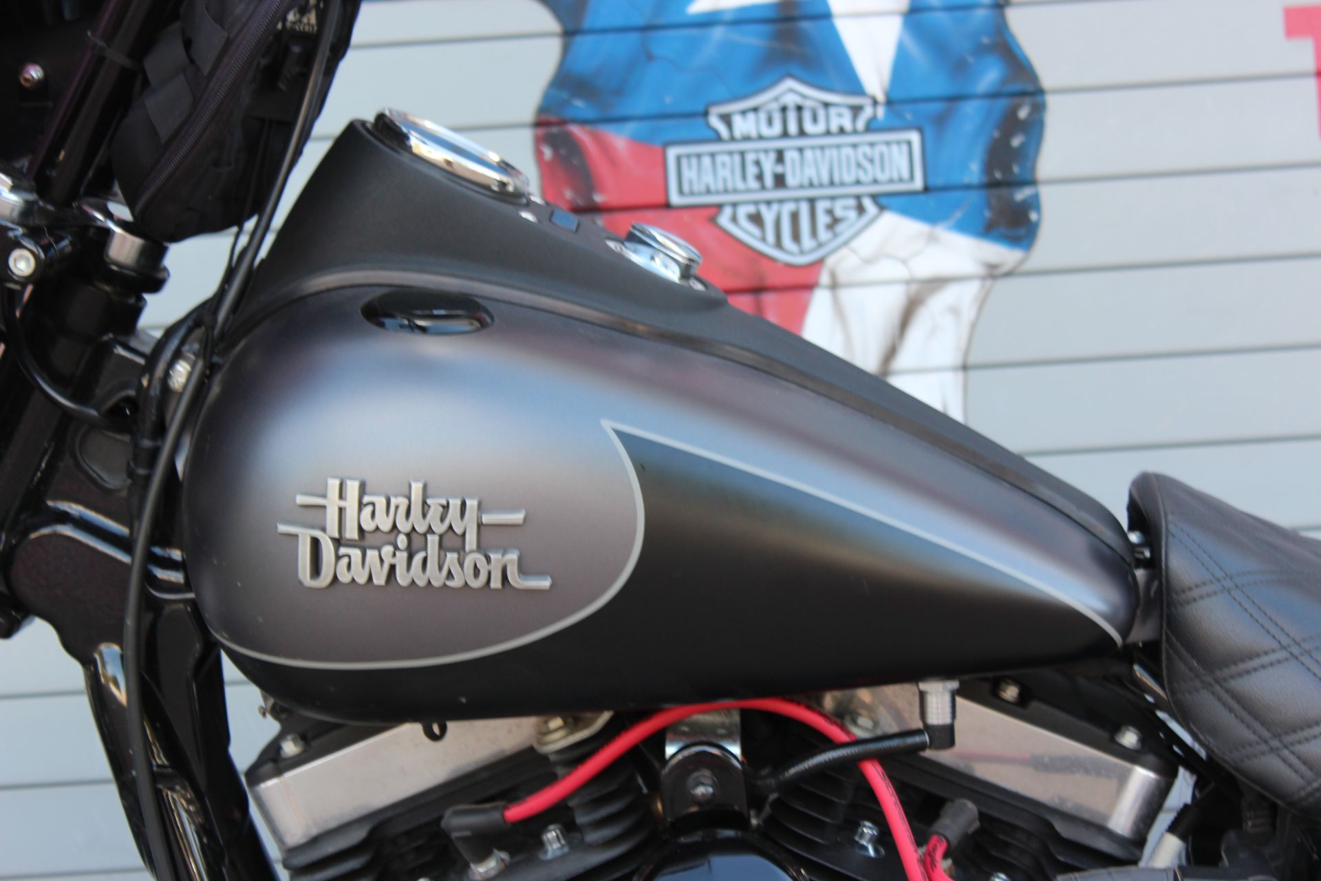 2017 Harley-Davidson Street Bob® in Grand Prairie, Texas - Photo 16