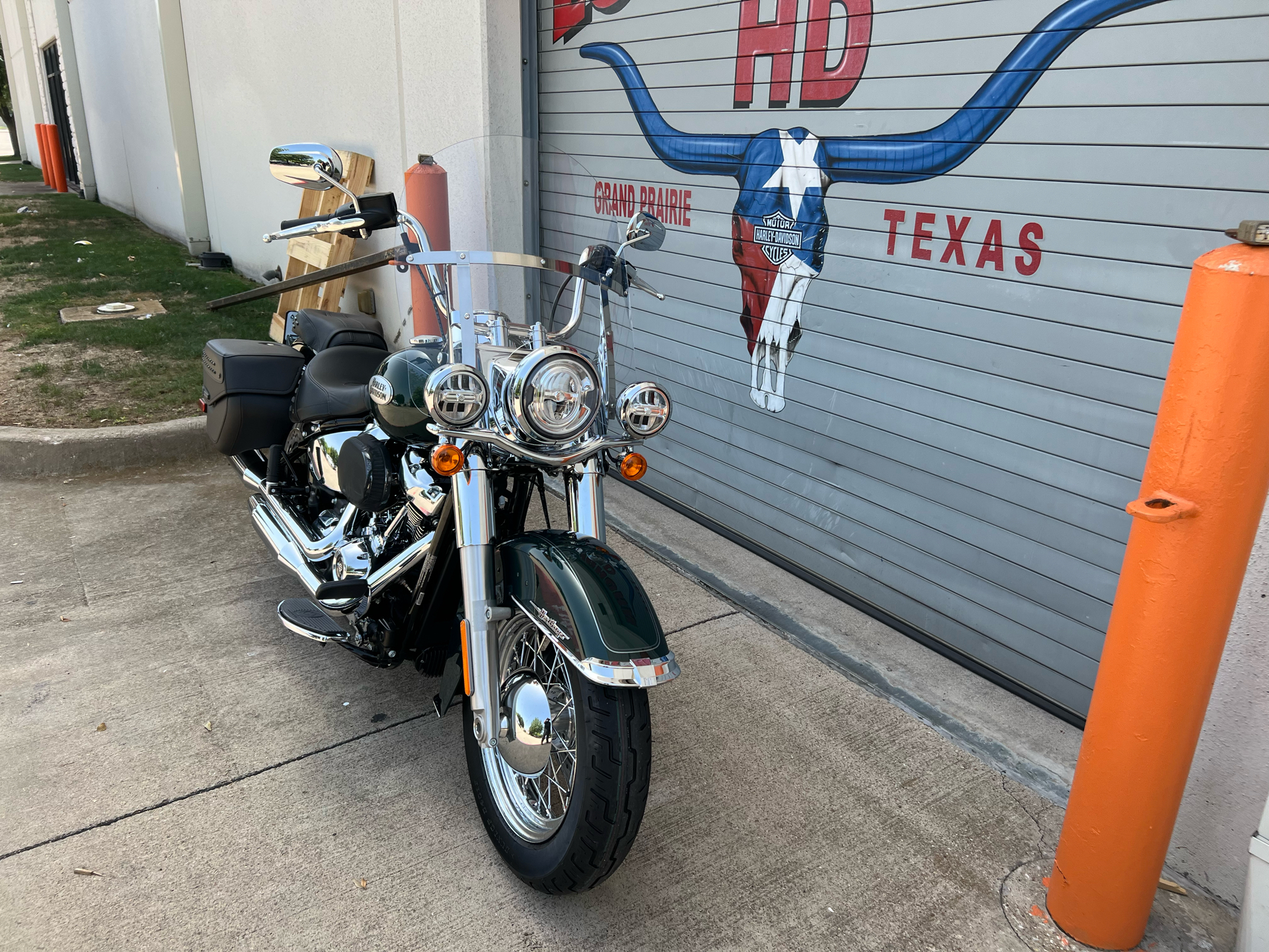 2024 Harley-Davidson Heritage Classic 114 in Grand Prairie, Texas - Photo 4