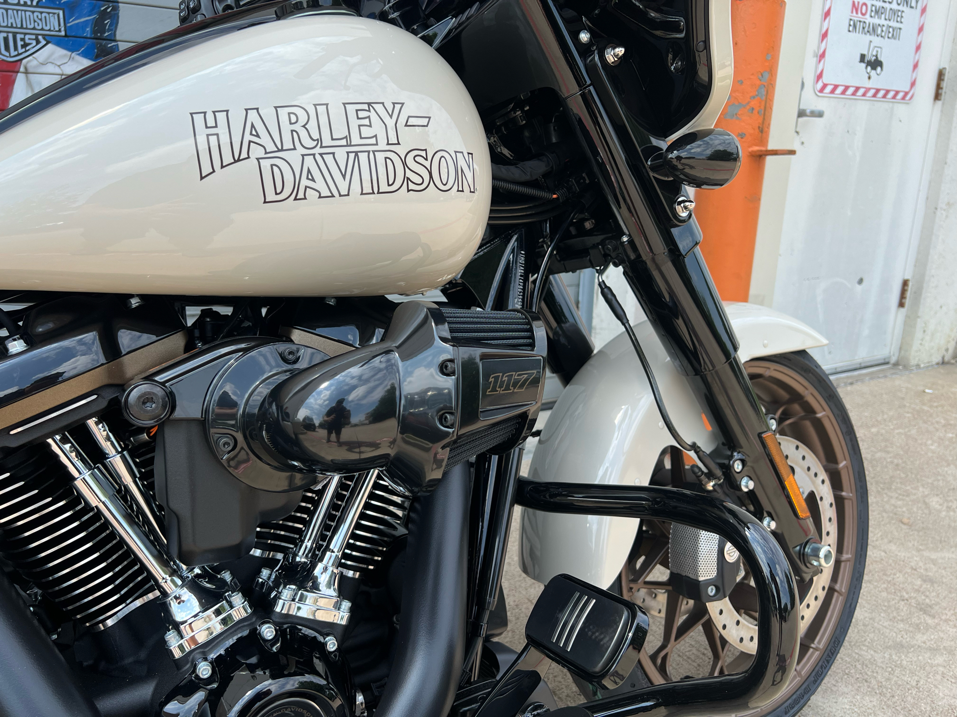2023 Harley-Davidson Street Glide® ST in Grand Prairie, Texas - Photo 2