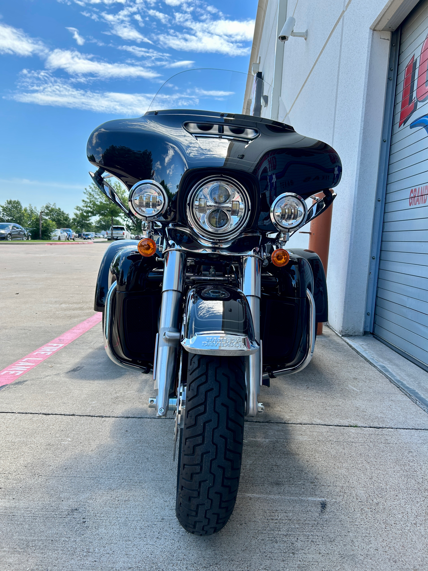 2022 Harley-Davidson Tri Glide® Ultra in Grand Prairie, Texas - Photo 2