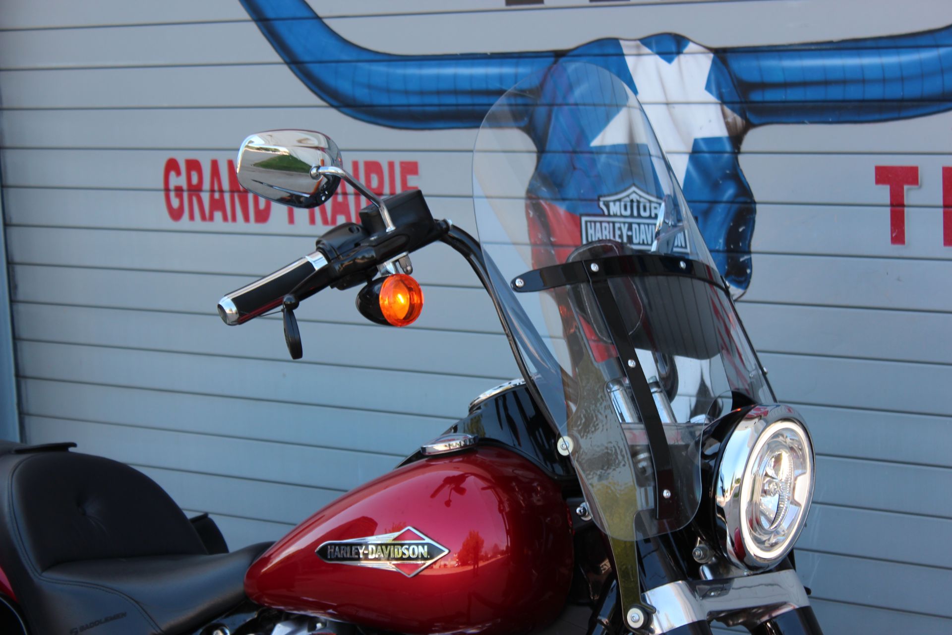 2018 Harley-Davidson Softail Slim® 107 in Grand Prairie, Texas - Photo 2