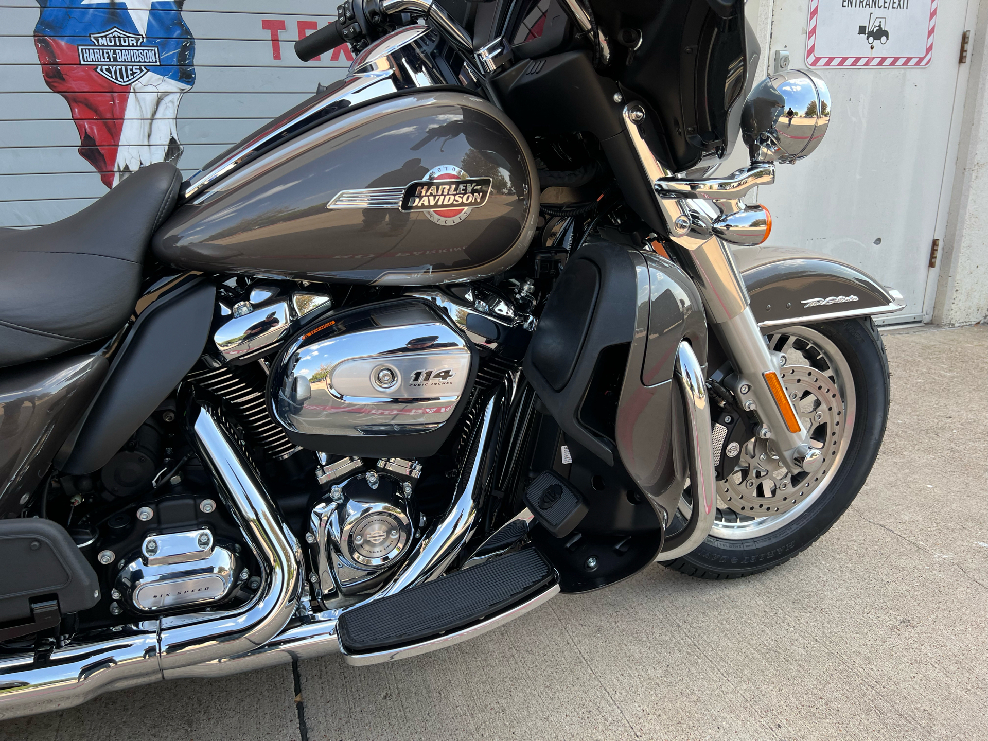 2023 Harley-Davidson Tri Glide® Ultra in Grand Prairie, Texas - Photo 2
