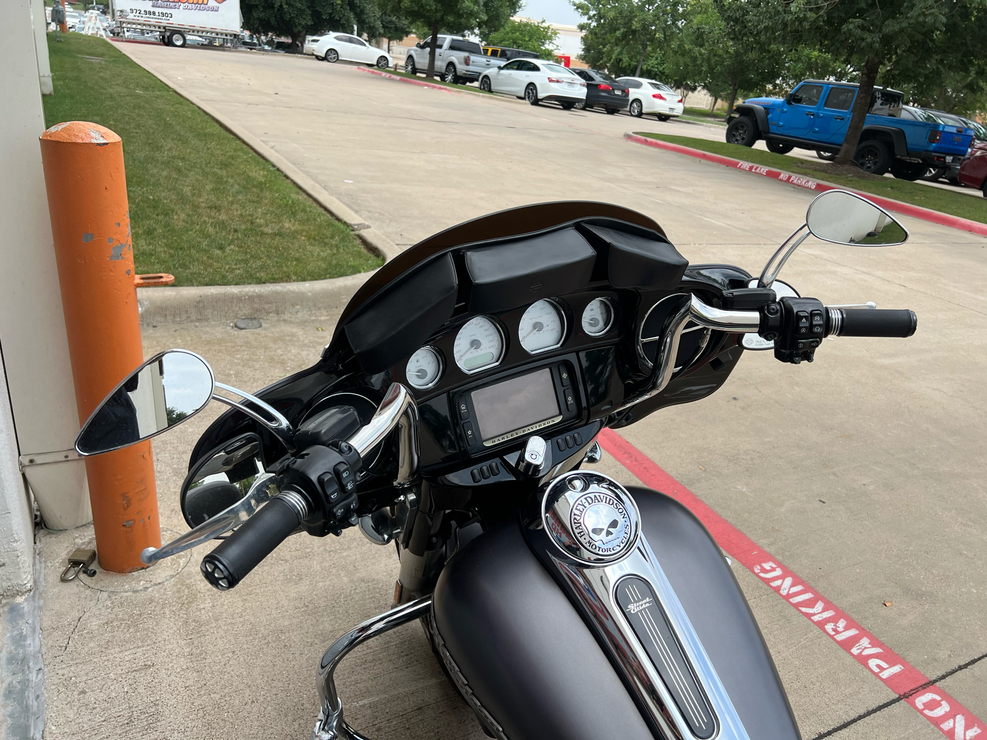 2017 Harley-Davidson Street Glide® Special in Grand Prairie, Texas - Photo 7
