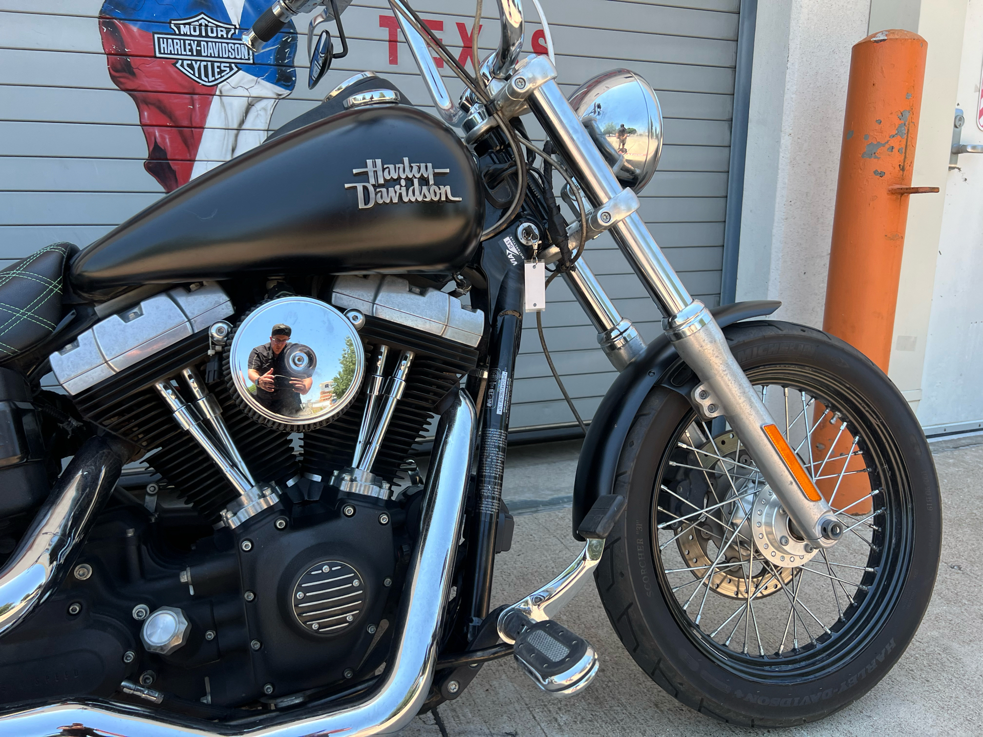 2010 Harley-Davidson Dyna® Street Bob® in Grand Prairie, Texas - Photo 2