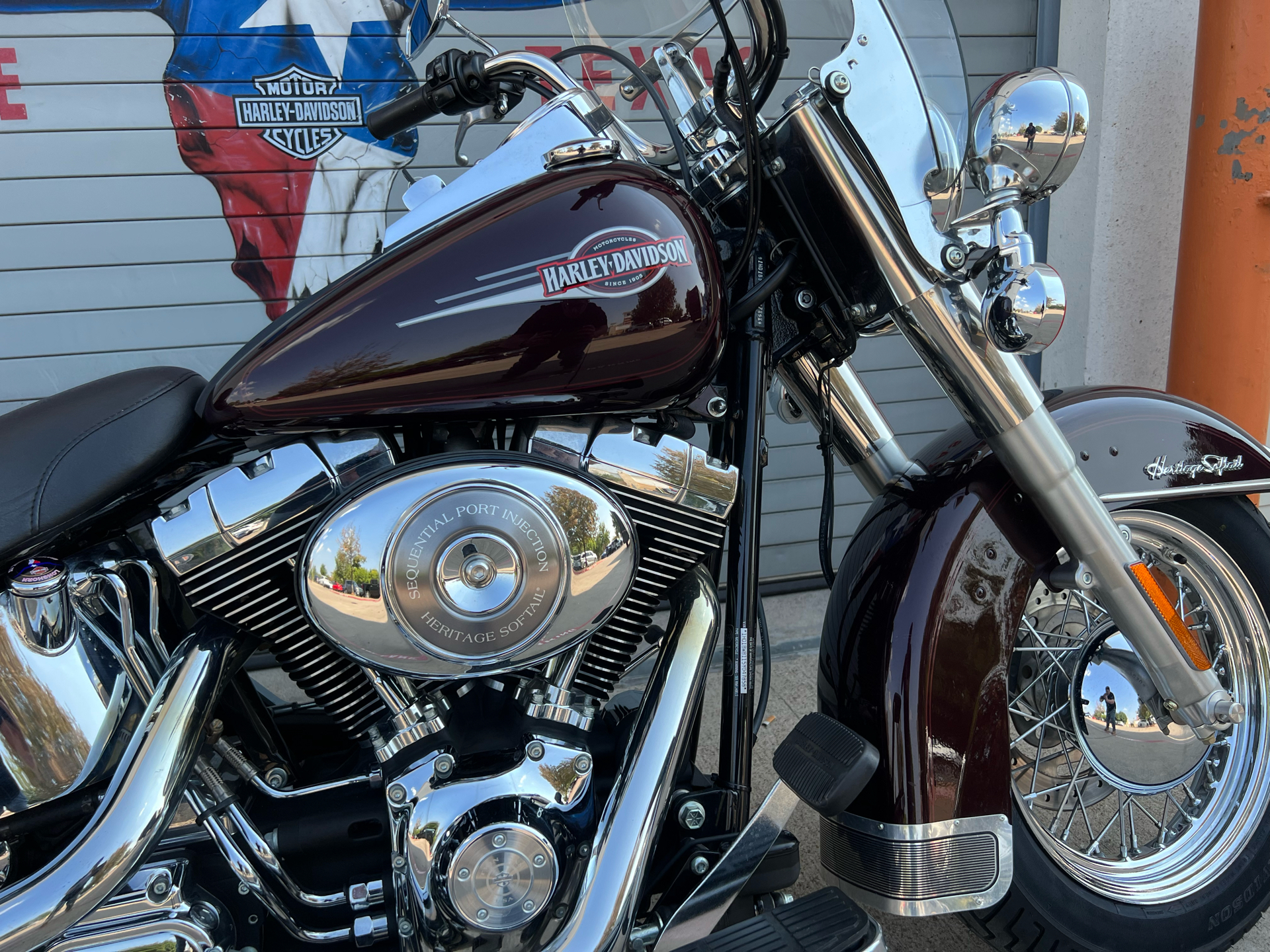 2005 Harley-Davidson FLSTC/FLSTCI Heritage Softail® Classic in Grand Prairie, Texas - Photo 2