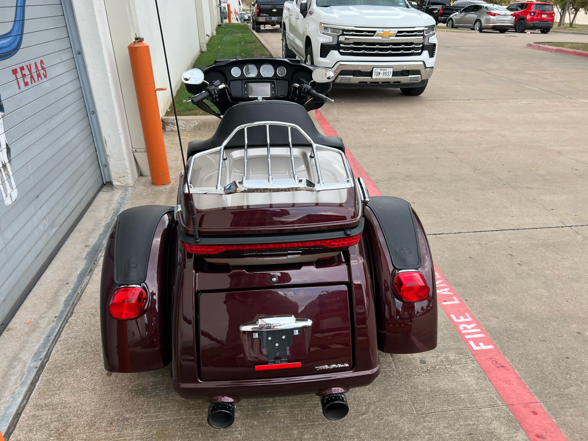 2018 Harley-Davidson Tri Glide® Ultra in Grand Prairie, Texas - Photo 6