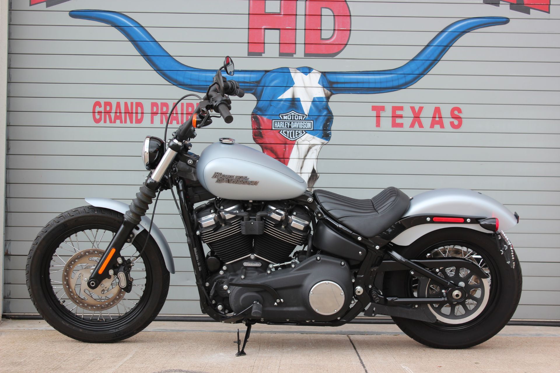 2020 Harley-Davidson Street Bob® in Grand Prairie, Texas - Photo 12