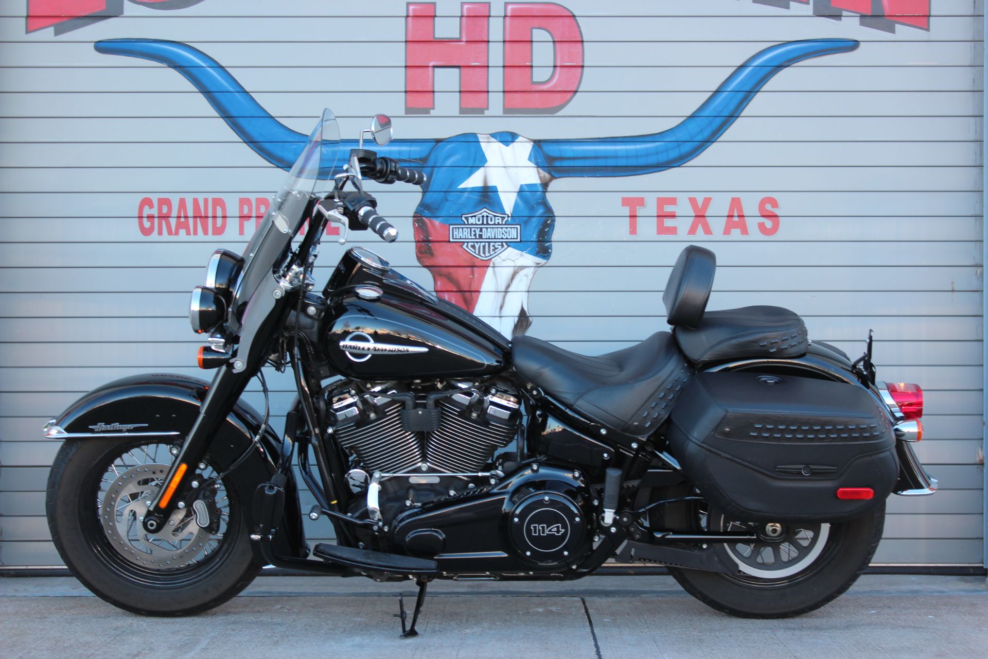 2018 Harley-Davidson Heritage Classic 114 in Grand Prairie, Texas - Photo 13