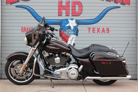 2011 Harley-Davidson Street Glide® in Grand Prairie, Texas - Photo 13