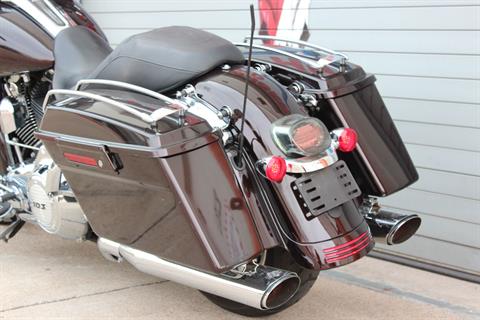 2011 Harley-Davidson Street Glide® in Grand Prairie, Texas - Photo 21