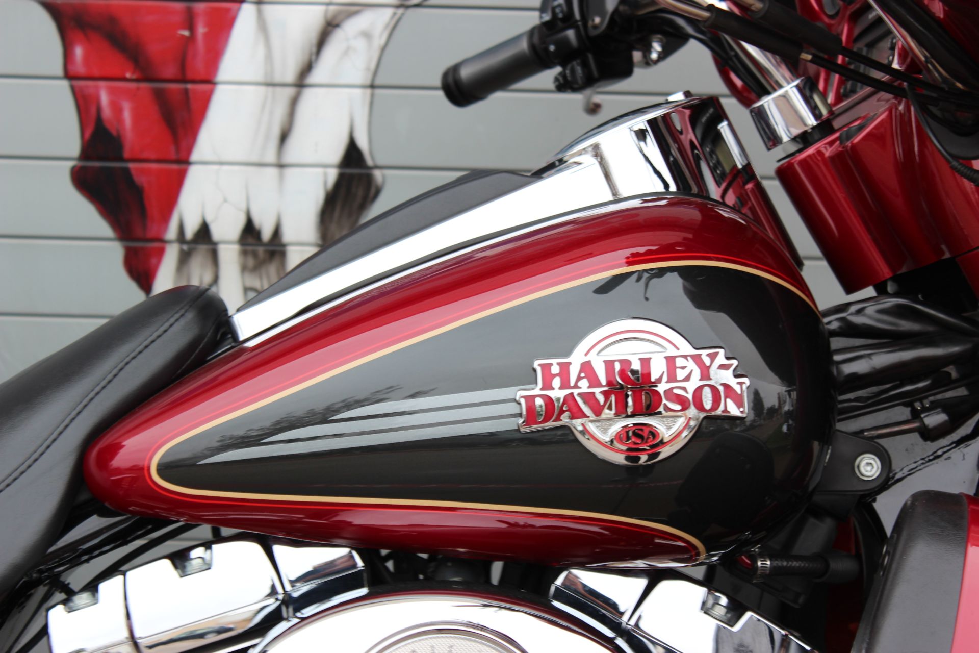 2007 Harley-Davidson FLHTCU Ultra Classic® Electra Glide® Patriot Special Edition in Grand Prairie, Texas - Photo 6