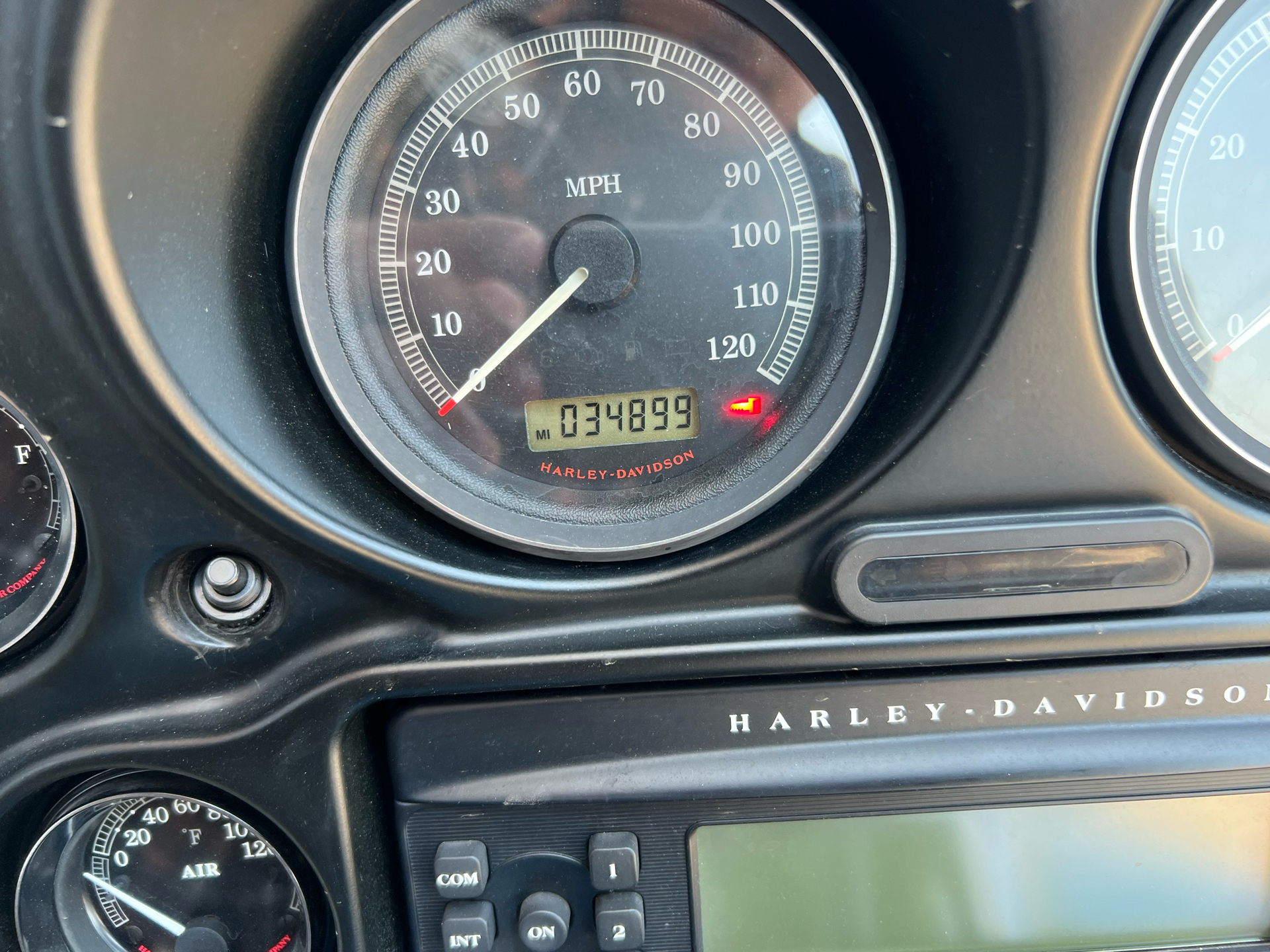 2011 Harley-Davidson Ultra Classic® Electra Glide® in Grand Prairie, Texas - Photo 9