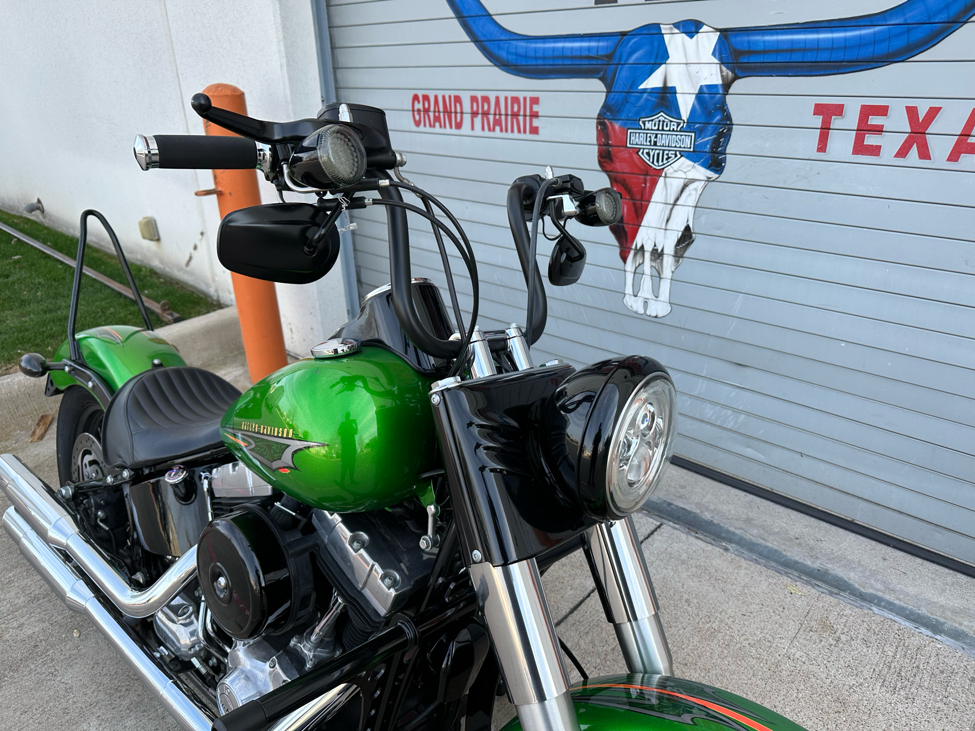 2015 Harley-Davidson Softail Slim® in Grand Prairie, Texas - Photo 2