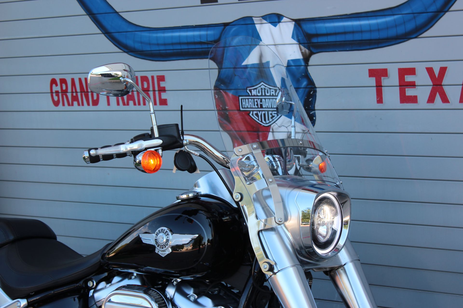 2018 Harley-Davidson Fat Boy® 114 in Grand Prairie, Texas - Photo 2