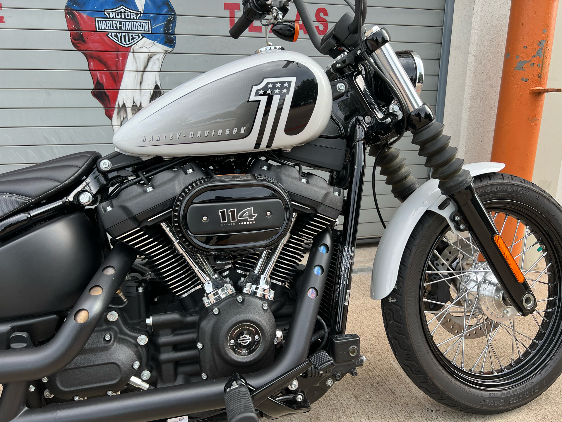 2021 Harley-Davidson Street Bob® 114 in Grand Prairie, Texas - Photo 2