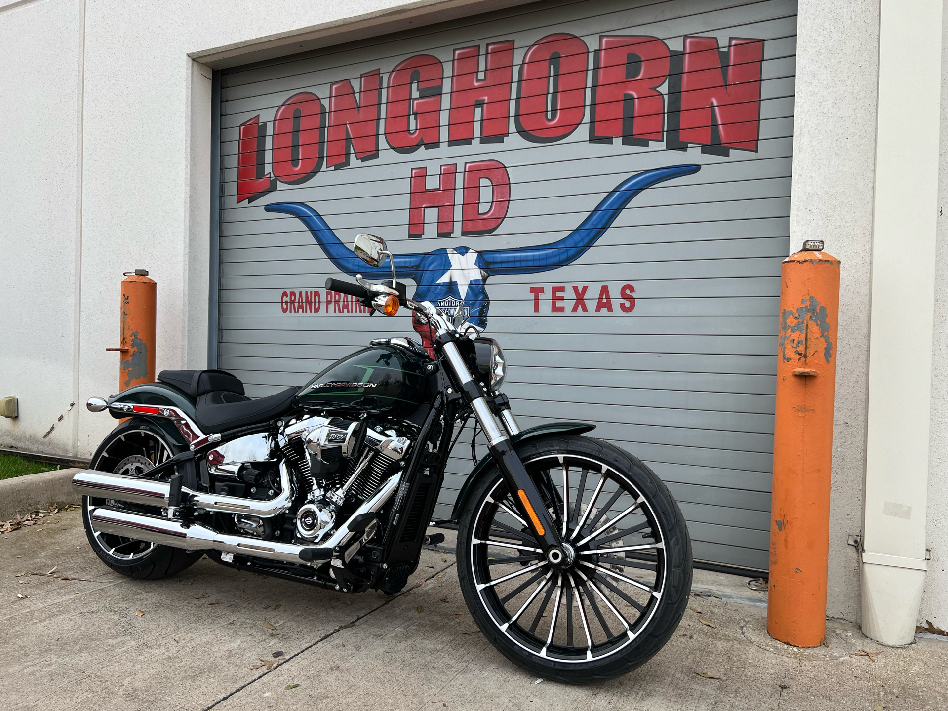 2024 Harley-Davidson Breakout® in Grand Prairie, Texas - Photo 3
