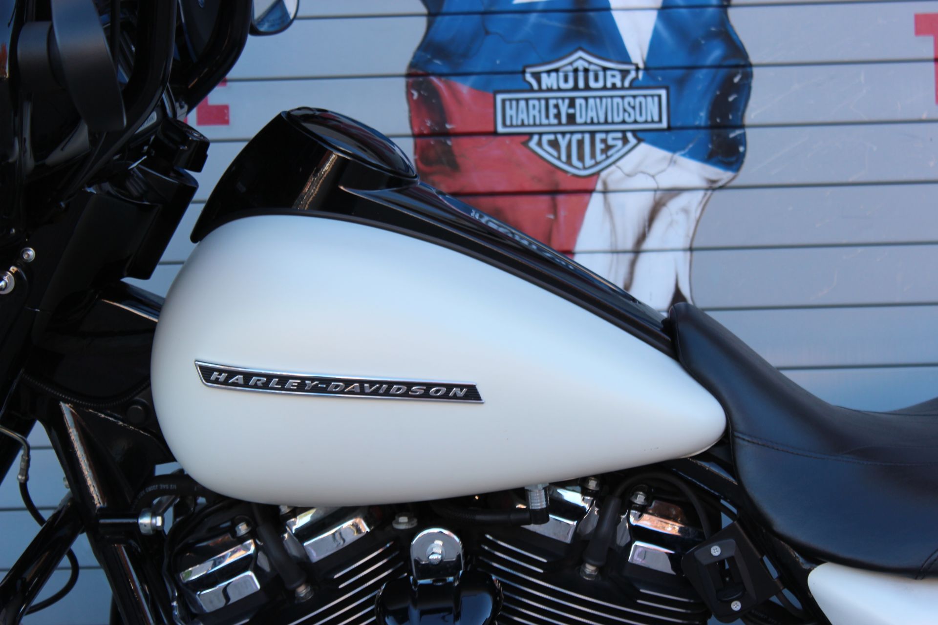 2018 Harley-Davidson Street Glide® Special in Grand Prairie, Texas - Photo 16
