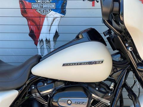 2018 Harley-Davidson Street Glide® Special in Grand Prairie, Texas - Photo 5