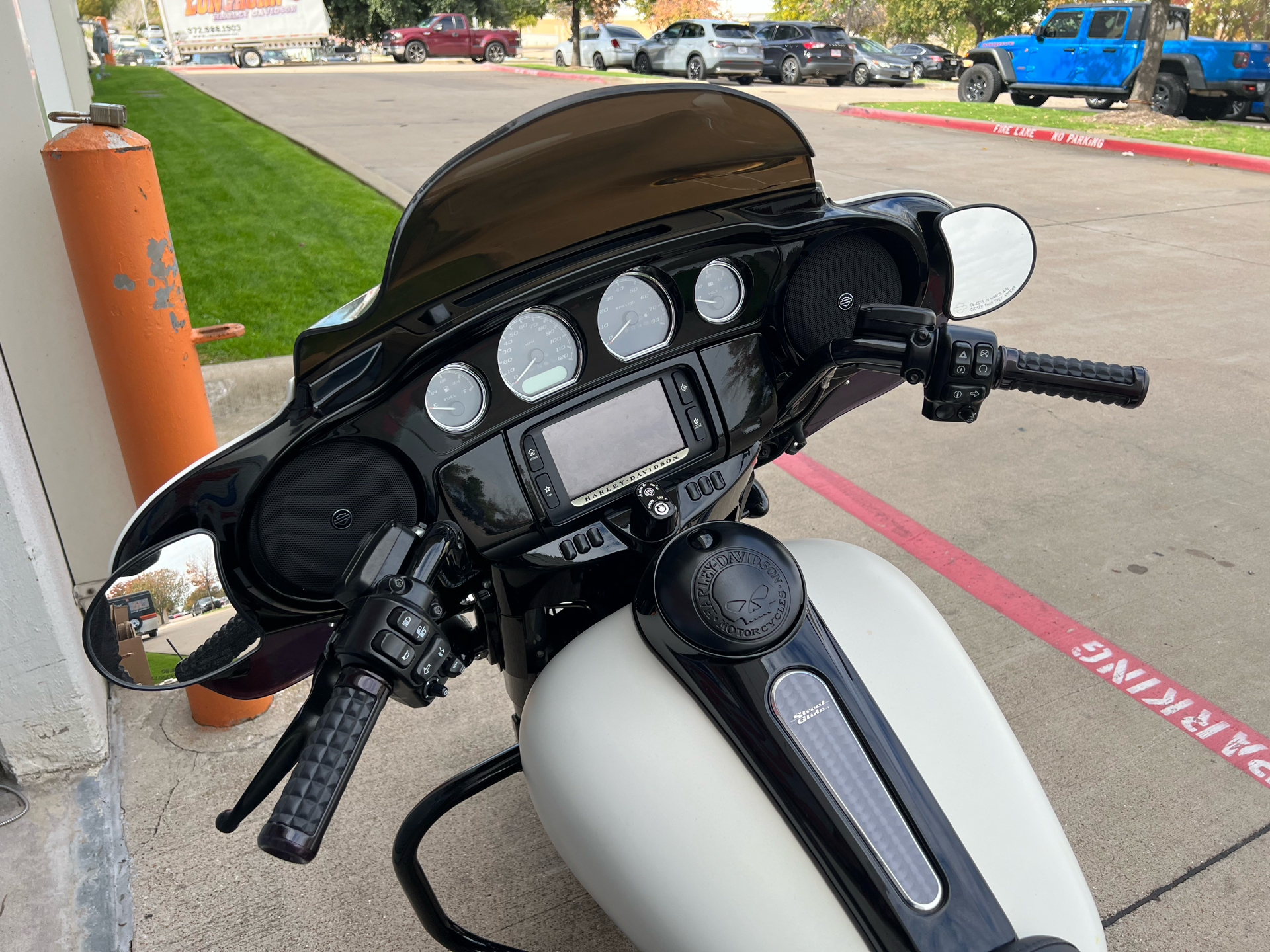2018 Harley-Davidson Street Glide® Special in Grand Prairie, Texas - Photo 8