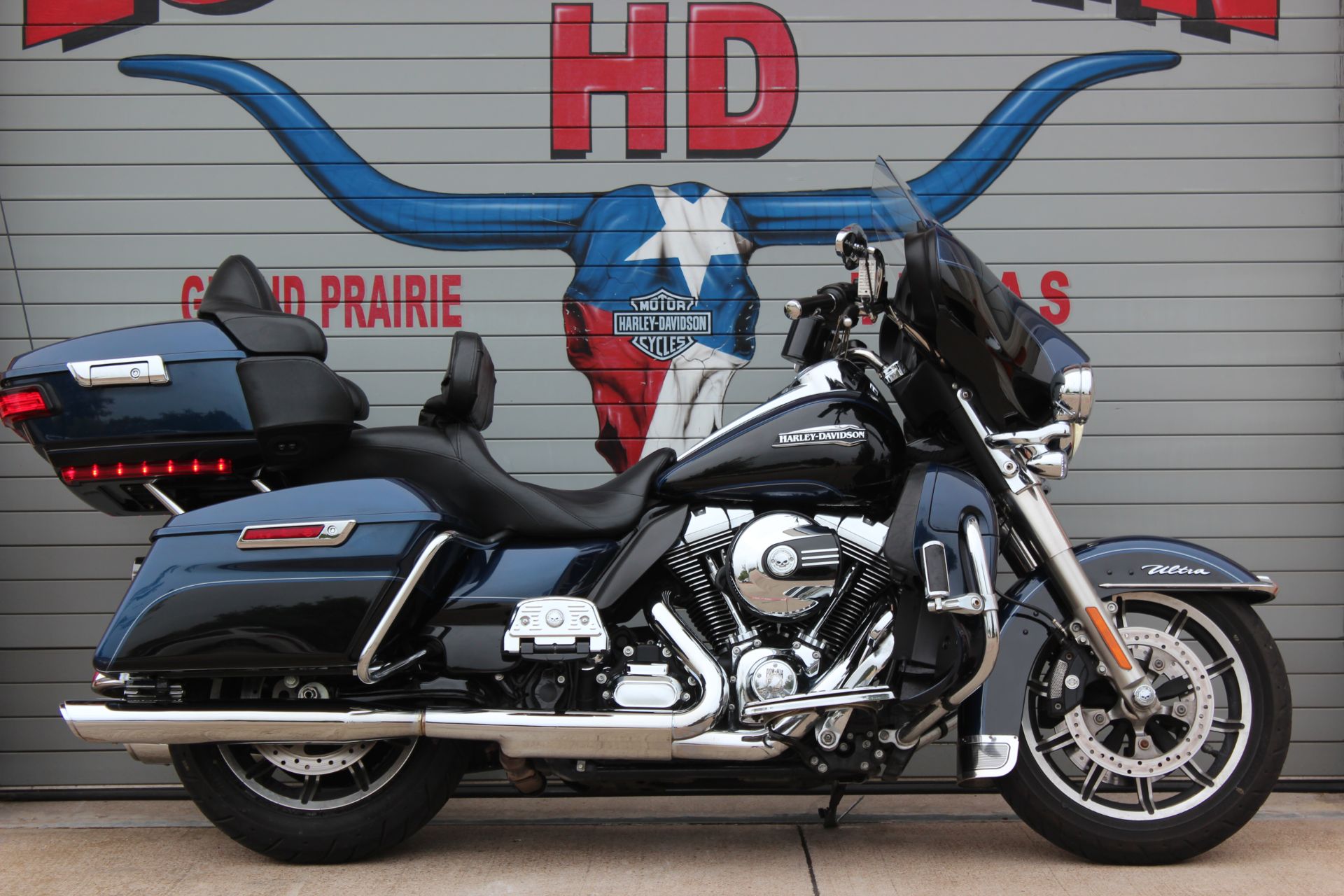 2014 Harley-Davidson Electra Glide® Ultra Classic® in Grand Prairie, Texas - Photo 3
