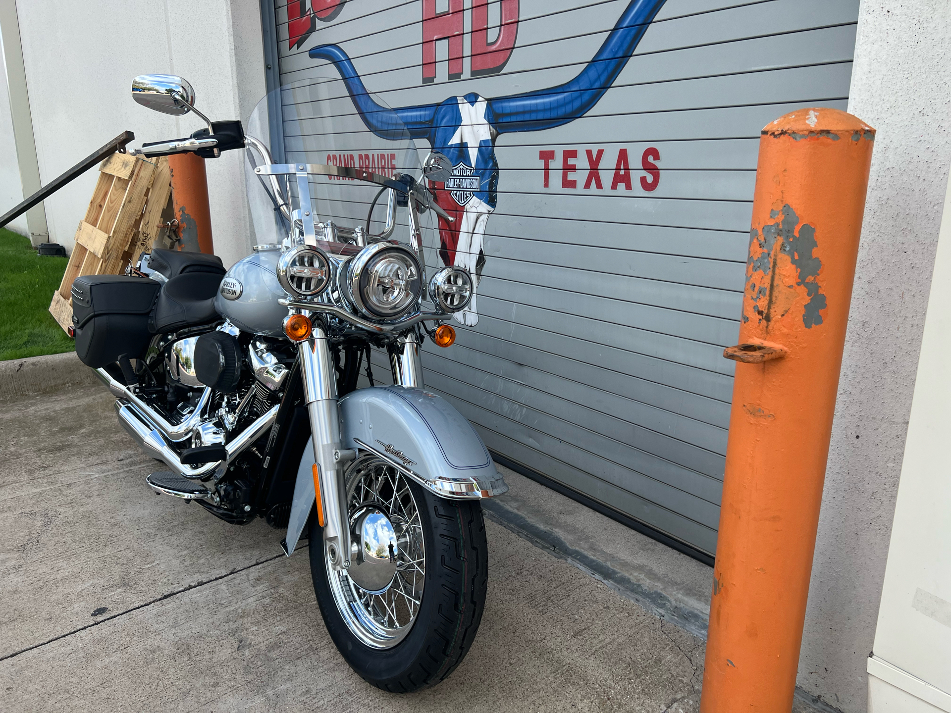 2023 Harley-Davidson Heritage Classic 114 in Grand Prairie, Texas - Photo 4