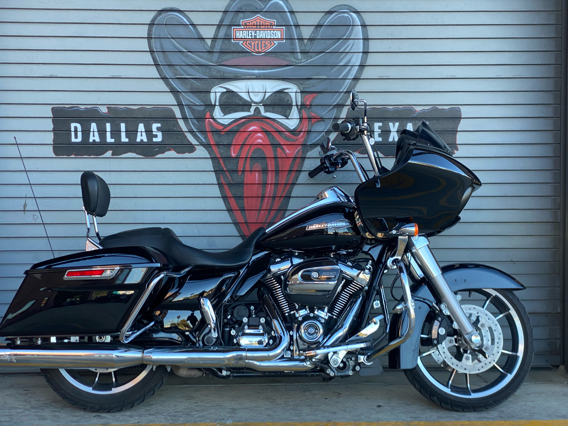 2021 Harley-Davidson Road Glide® in Carrollton, Texas - Photo 3
