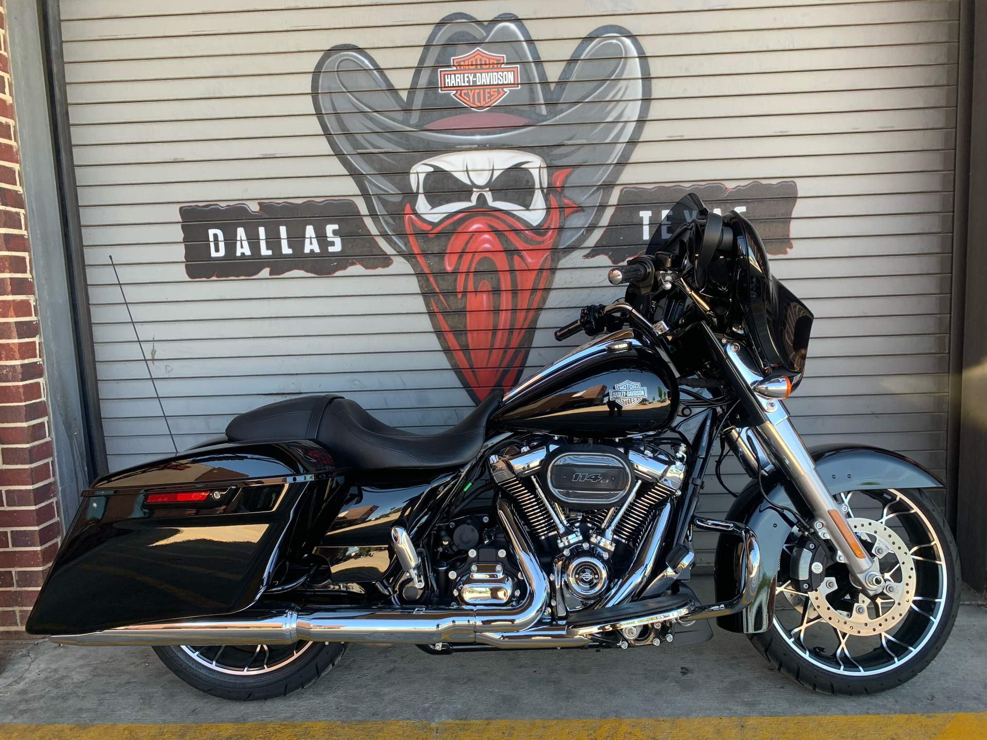2023 Harley-Davidson Street Glide® Special in Carrollton, Texas - Photo 3