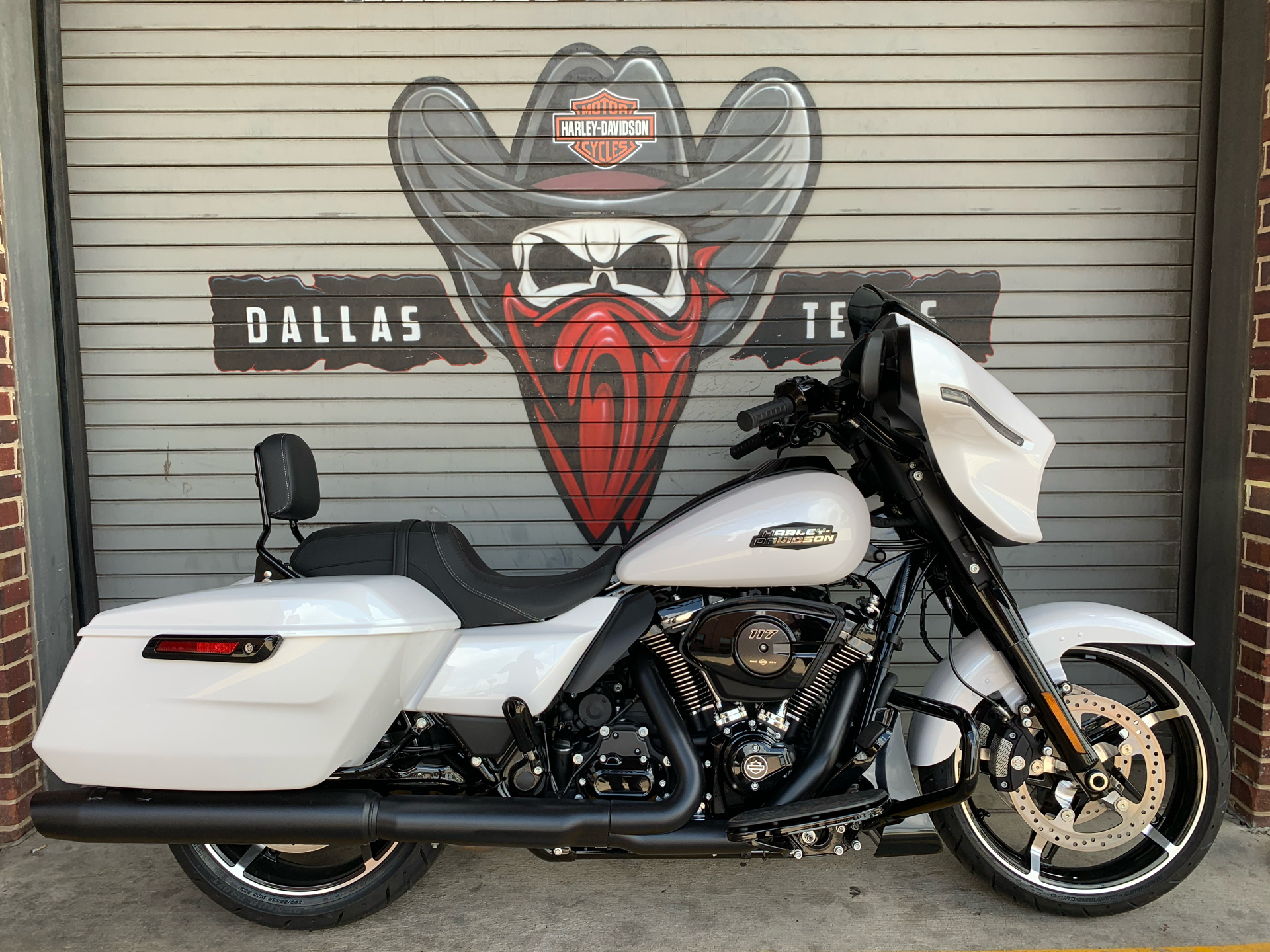 2024 Harley-Davidson Street Glide® in Carrollton, Texas - Photo 3
