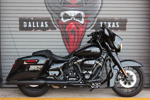 2018 Harley-Davidson Street Glide® Special in Carrollton, Texas - Photo 3