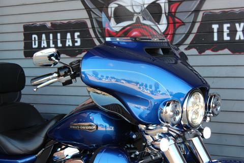 2017 Harley-Davidson Tri Glide® Ultra in Carrollton, Texas - Photo 2