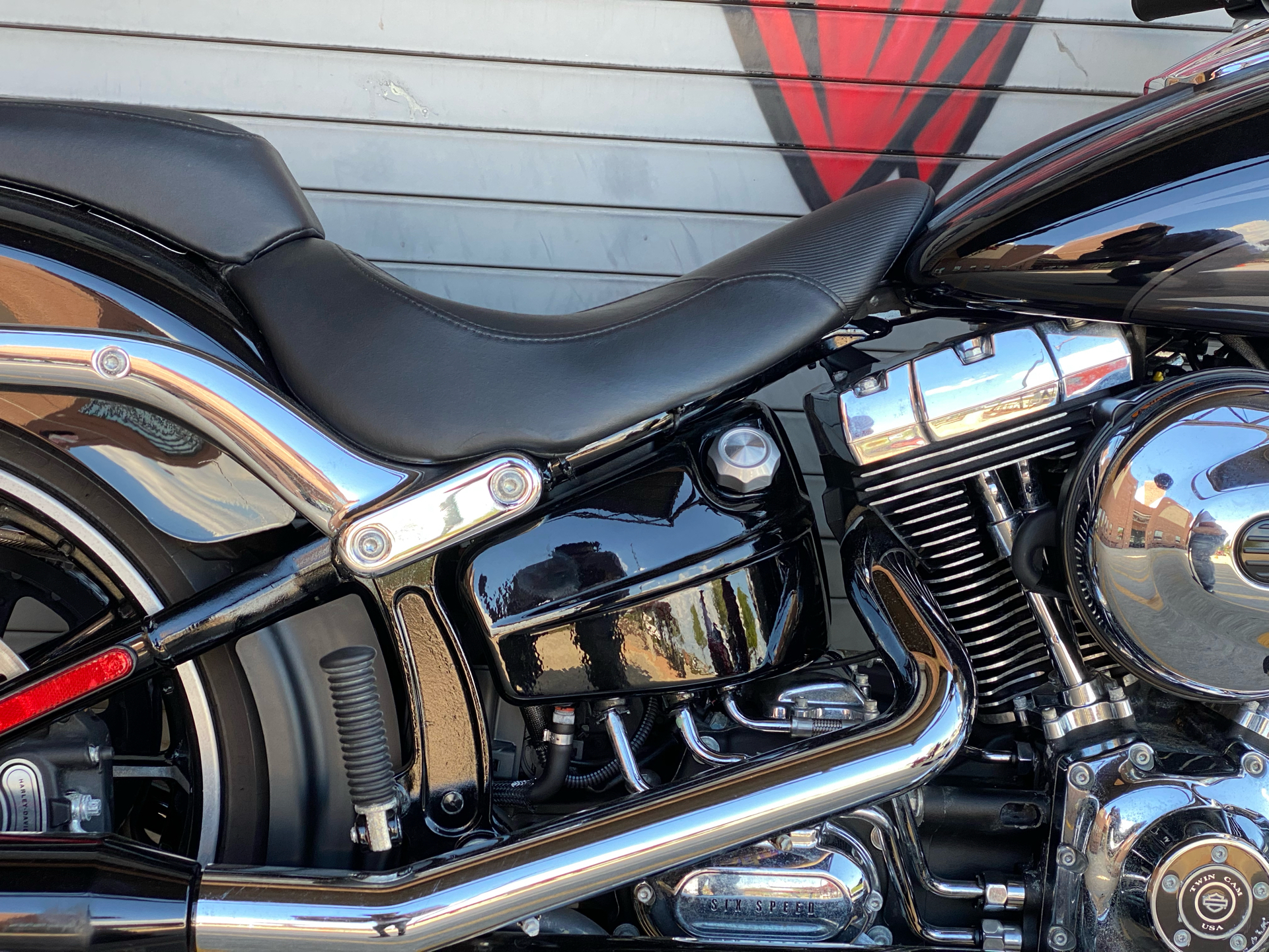 2016 Harley-Davidson Breakout® in Carrollton, Texas - Photo 6