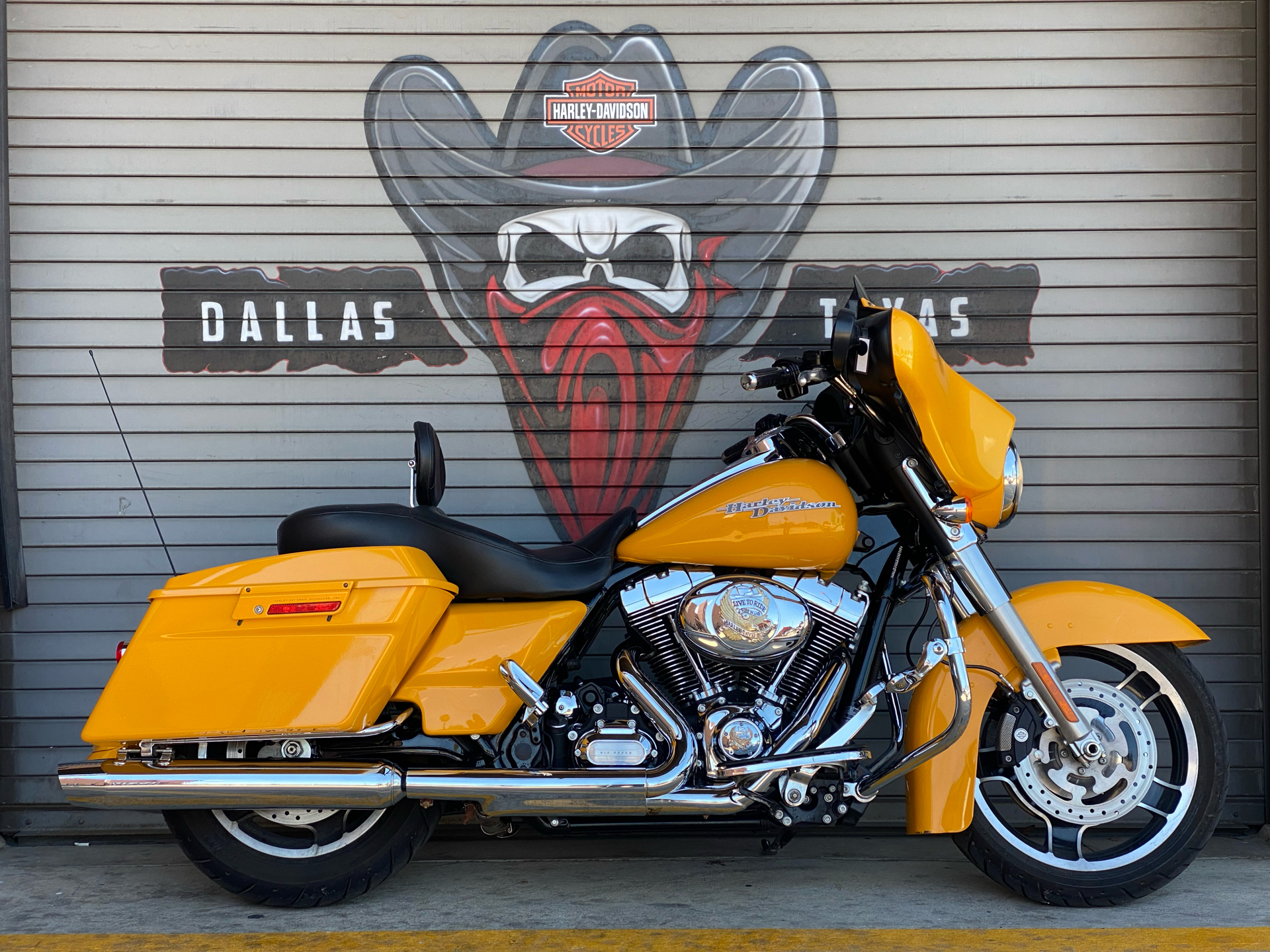 2013 Harley-Davidson Street Glide® in Carrollton, Texas - Photo 3