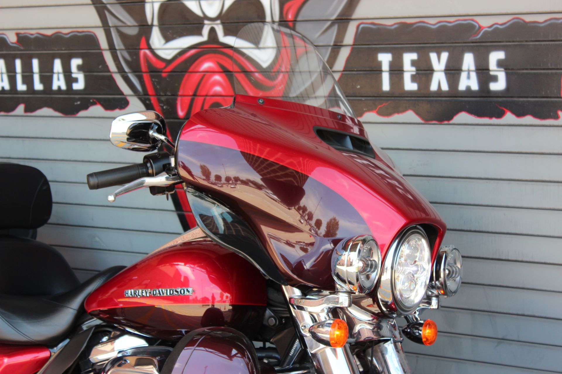2018 Harley-Davidson Ultra Limited in Carrollton, Texas - Photo 2