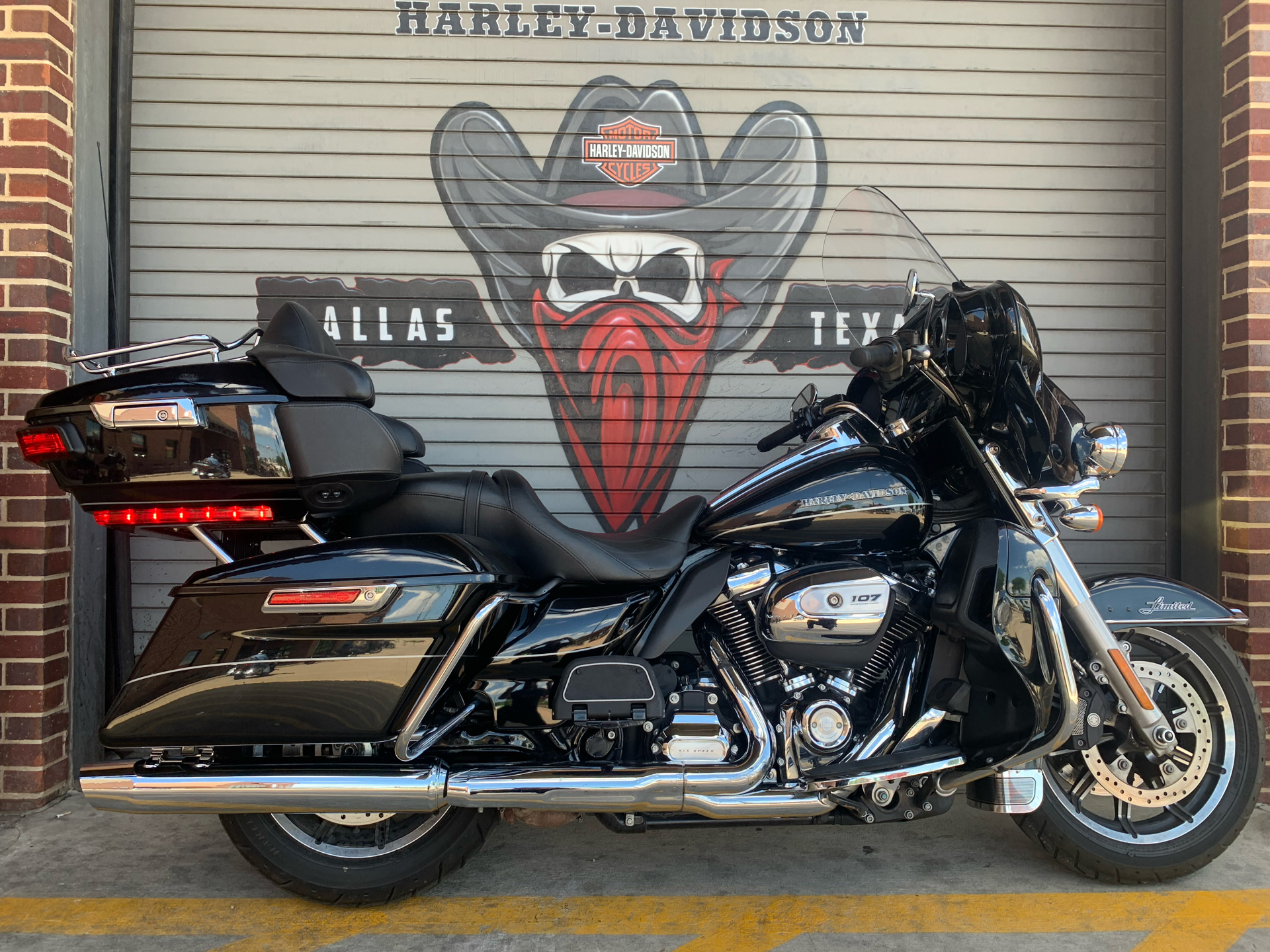 2017 Harley-Davidson Ultra Limited in Carrollton, Texas - Photo 3