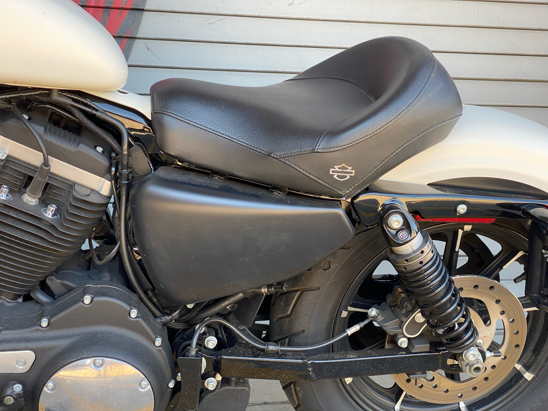 2018 Harley-Davidson Iron 883™ in Carrollton, Texas - Photo 16