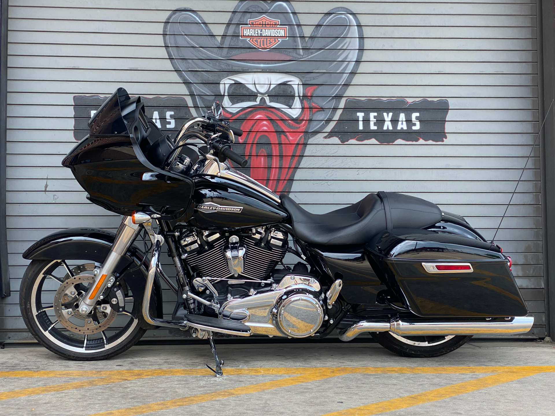 2022 Harley-Davidson Road Glide® in Carrollton, Texas - Photo 11