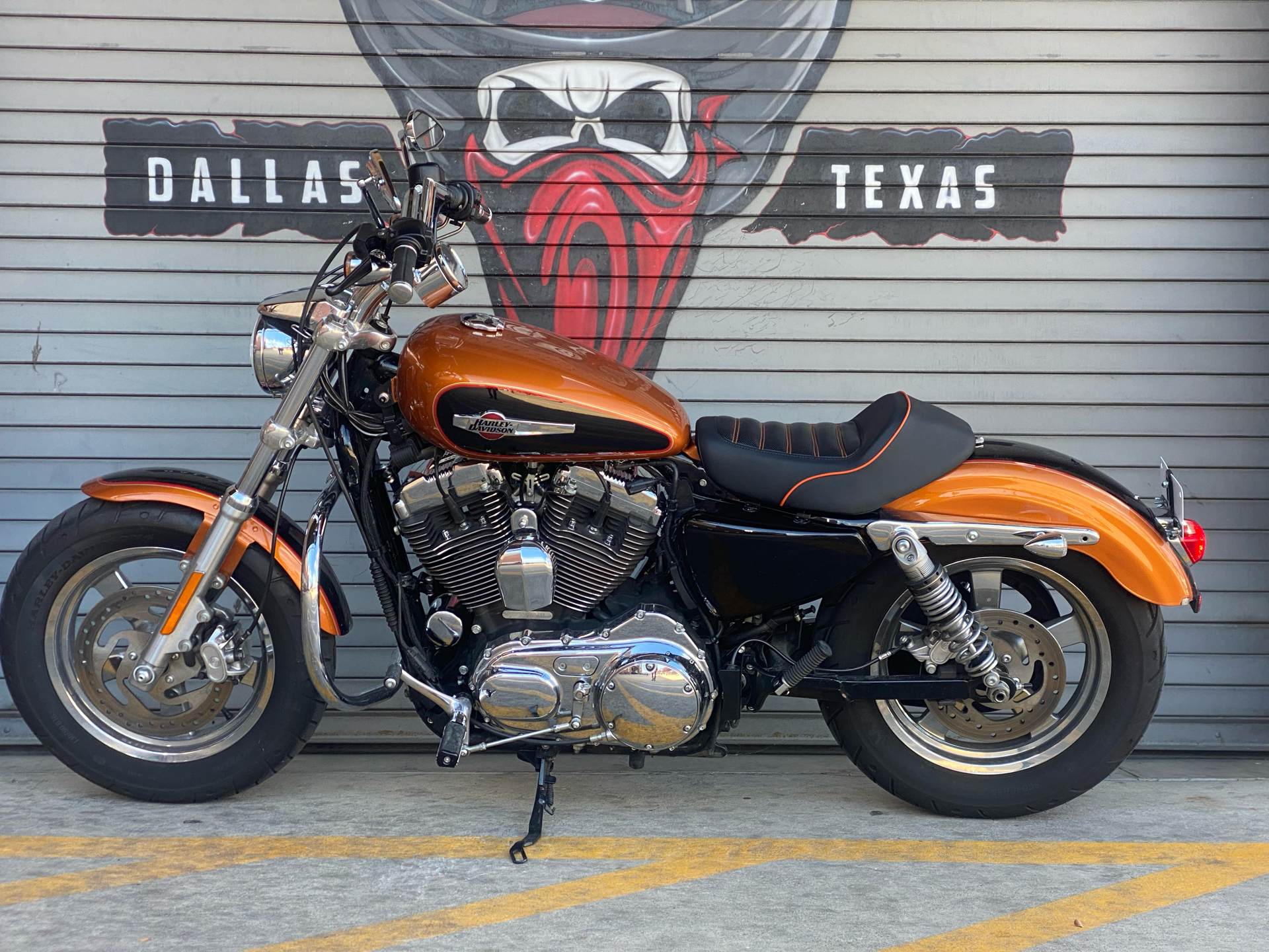 2016 Harley-Davidson 1200 Custom in Carrollton, Texas - Photo 13
